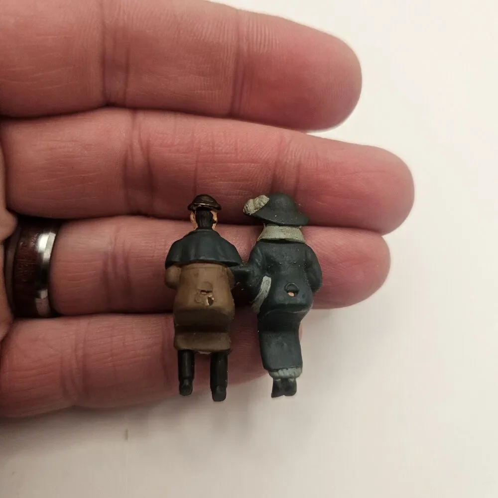 CORGI TOYS DAIMLER 1910 RED METAL A5 1:43 w Driver and‎ Passengers RARE!